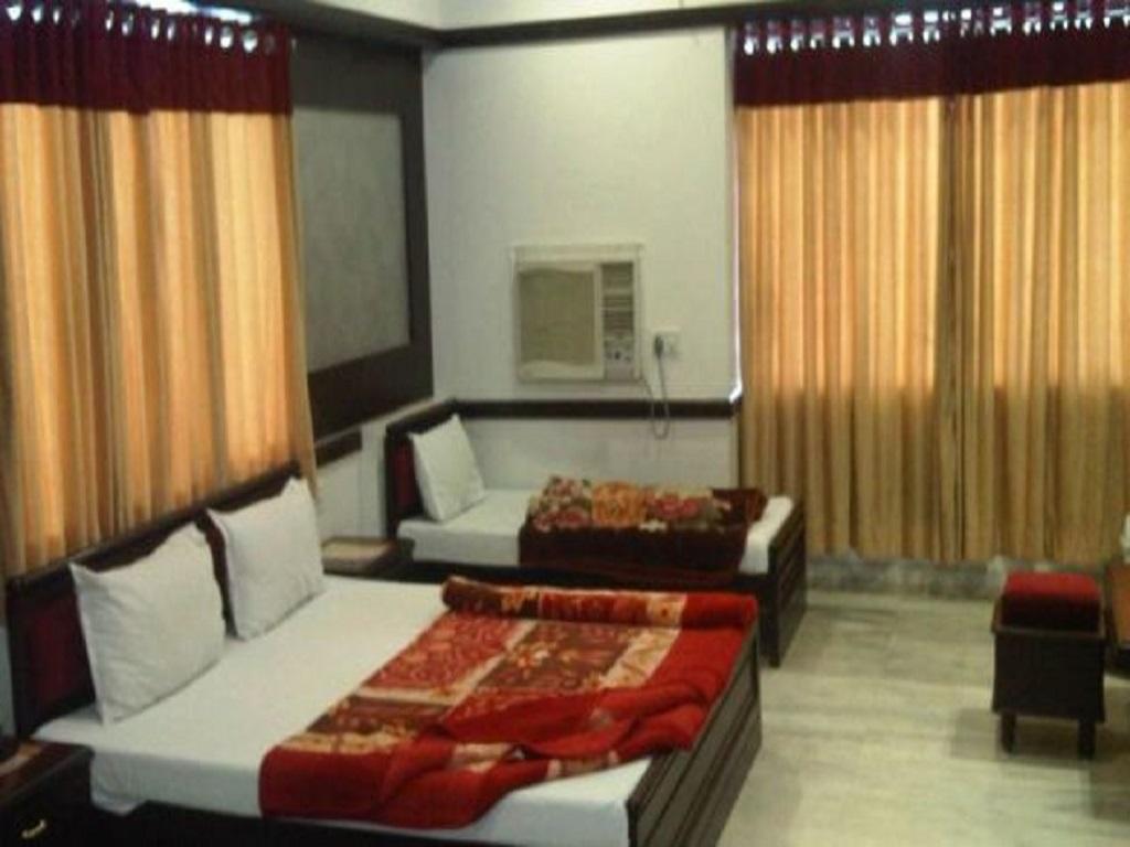Hotel Ambaji International Ranpur Bagian luar foto