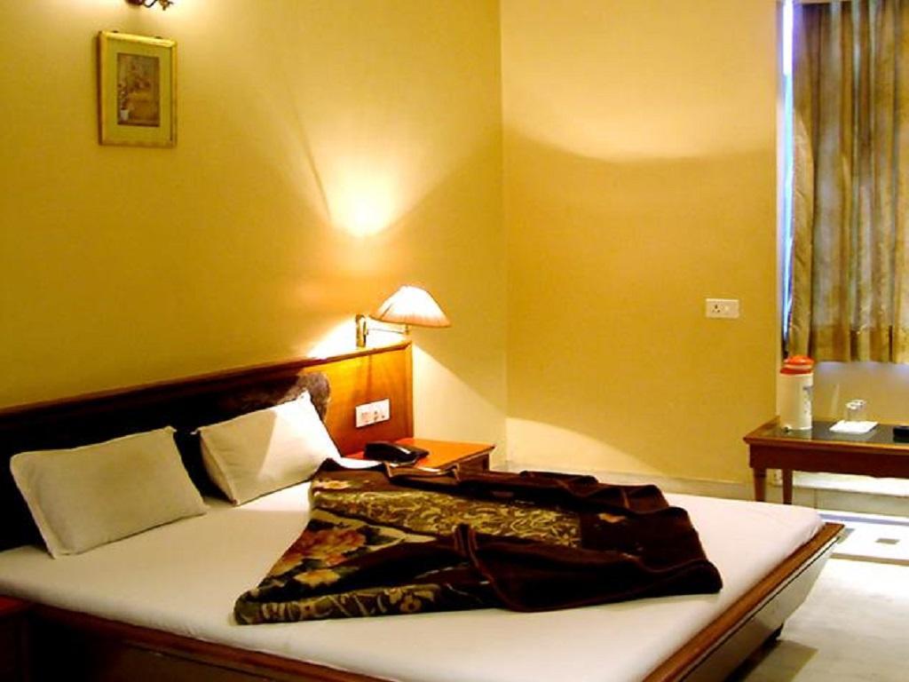 Hotel Ambaji International Ranpur Bagian luar foto