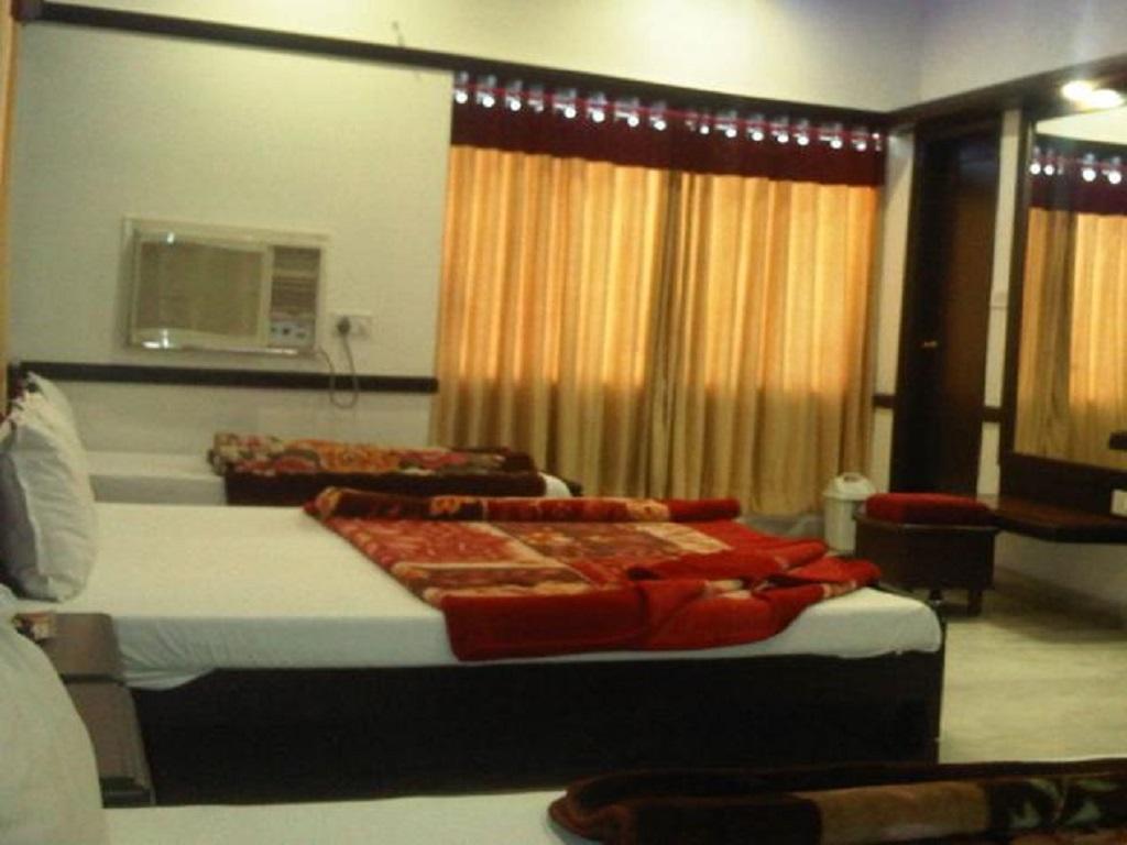 Hotel Ambaji International Ranpur Bagian luar foto